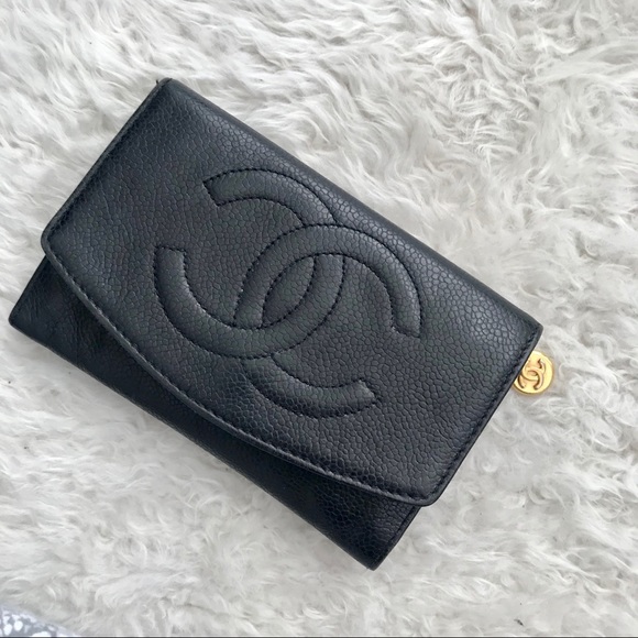 CHANEL Handbags - 💎BF SALE💎Gorgeous CHANEL CC Timeless wallet! 🖤
